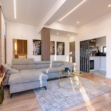 Golden View - Breathtaking Location In Bucharest Διαμέρισμα Εξωτερικό φωτογραφία